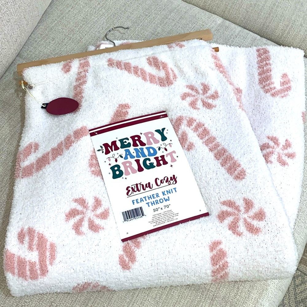 Merry and Bright Extra Cozy Feather Knit Throw Blanket Pink White Candy Canes